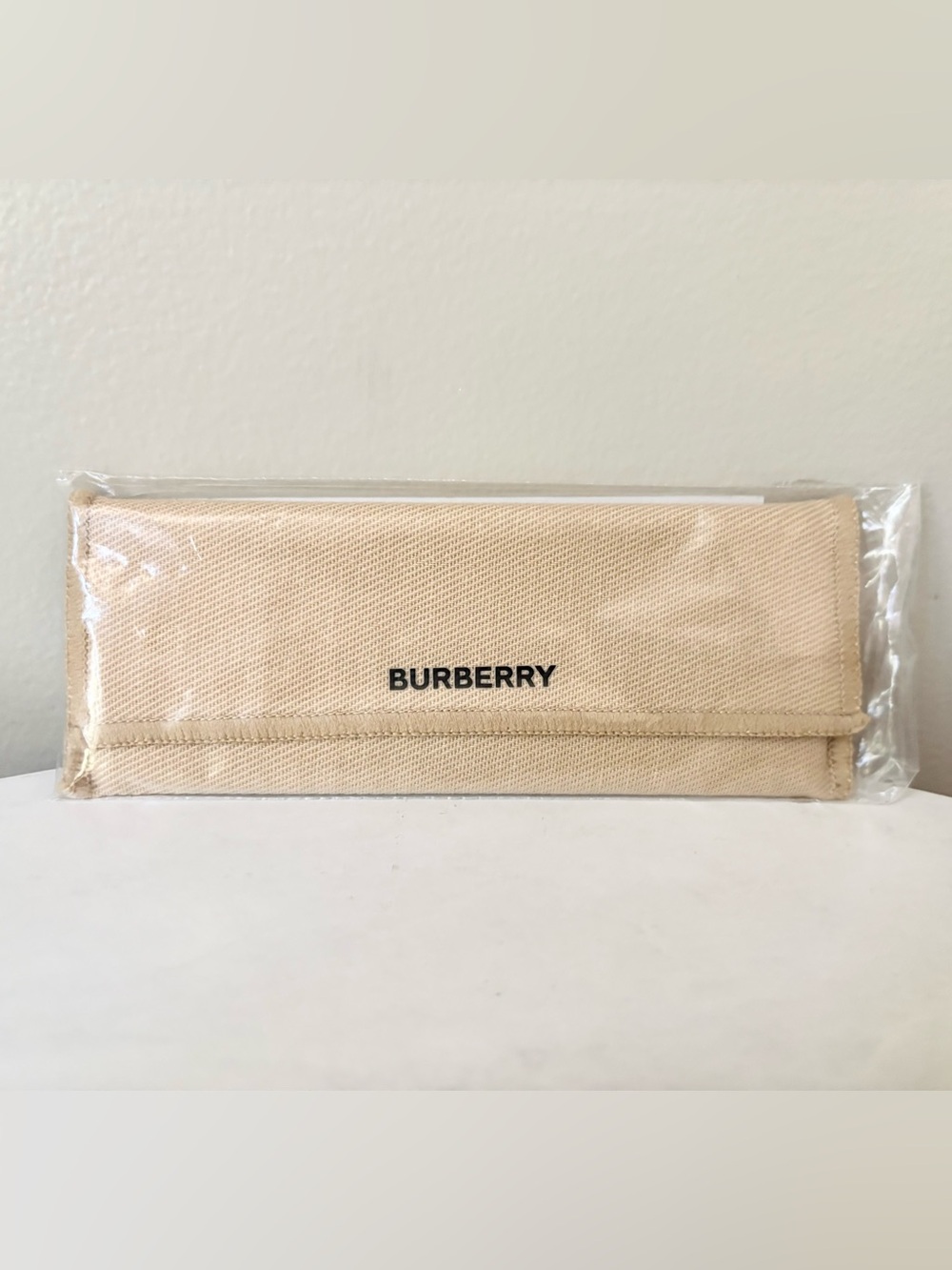 Limited Edition Luxury Burberry Hair Comb - Picture 3 of 6